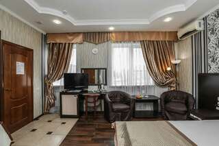 Отель Аурелиу Краснодар Стандартный трехместный номер-2