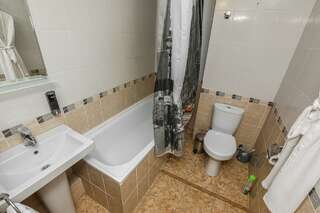 Отель Аурелиу Краснодар Большой двухместный номер с 1 кроватью-2